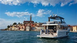 grand-trawler-62-ext11.jpg copia.jpg