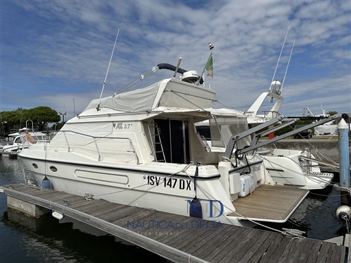 Azimut Az 37