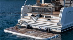exte_grand-trawler62_6.jpg