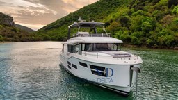 grand-trawler-62-ext07.jpg copia.jpg