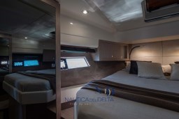 Sessa C42_Interior_32.jpg