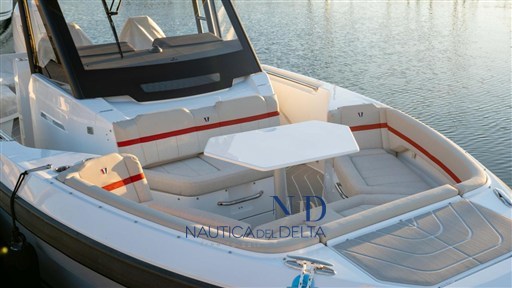 WELLCRAFT_28_T-TOP_IMAGE_INTERIOR_BOW-TABLE.jpeg