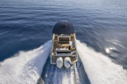 InvictusYacht_GT320S_9.jpg