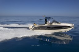 InvictusYacht_GT320S_13.jpg