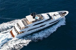 yacht_aerea_compressa.jpeg