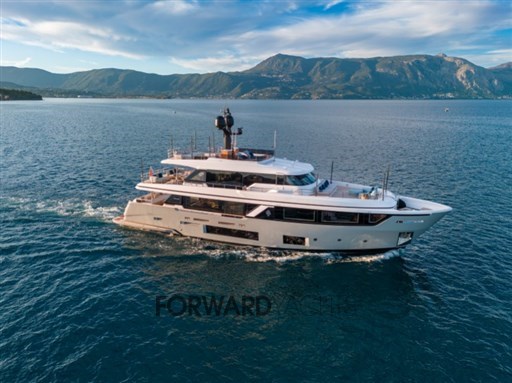 Custom Line Navetta 30