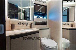 2022-azimut-s10-power-9673735-20250204105017823-1_XLARGE.jpg