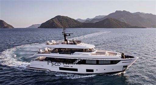 Custom Line Navetta 30