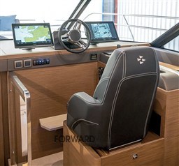 Helm-station