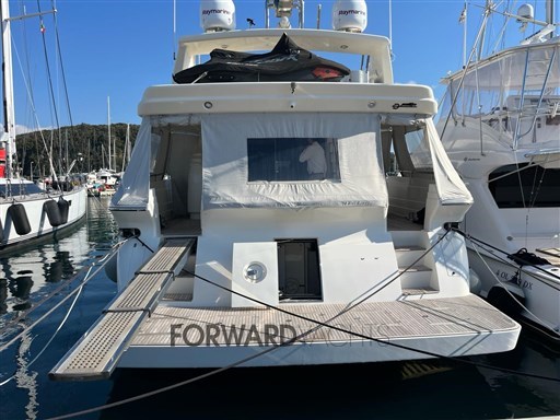 Esterno 1