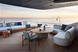 Sanlorenzo-SD90-motor-yacht-for-sale-exterior-image-Lengers-Yachts-10