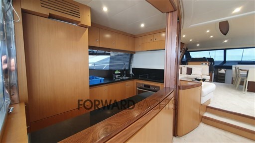 Ferretti 630 (12)