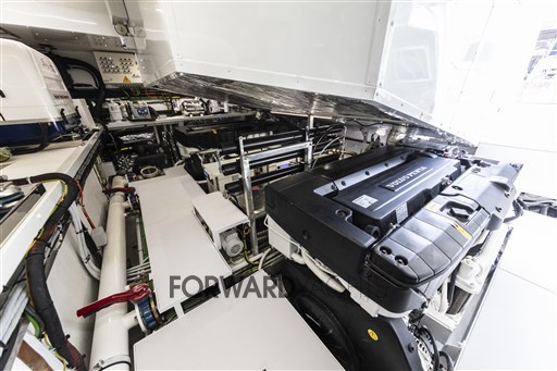 Amer Twin 94 Engine room (3)