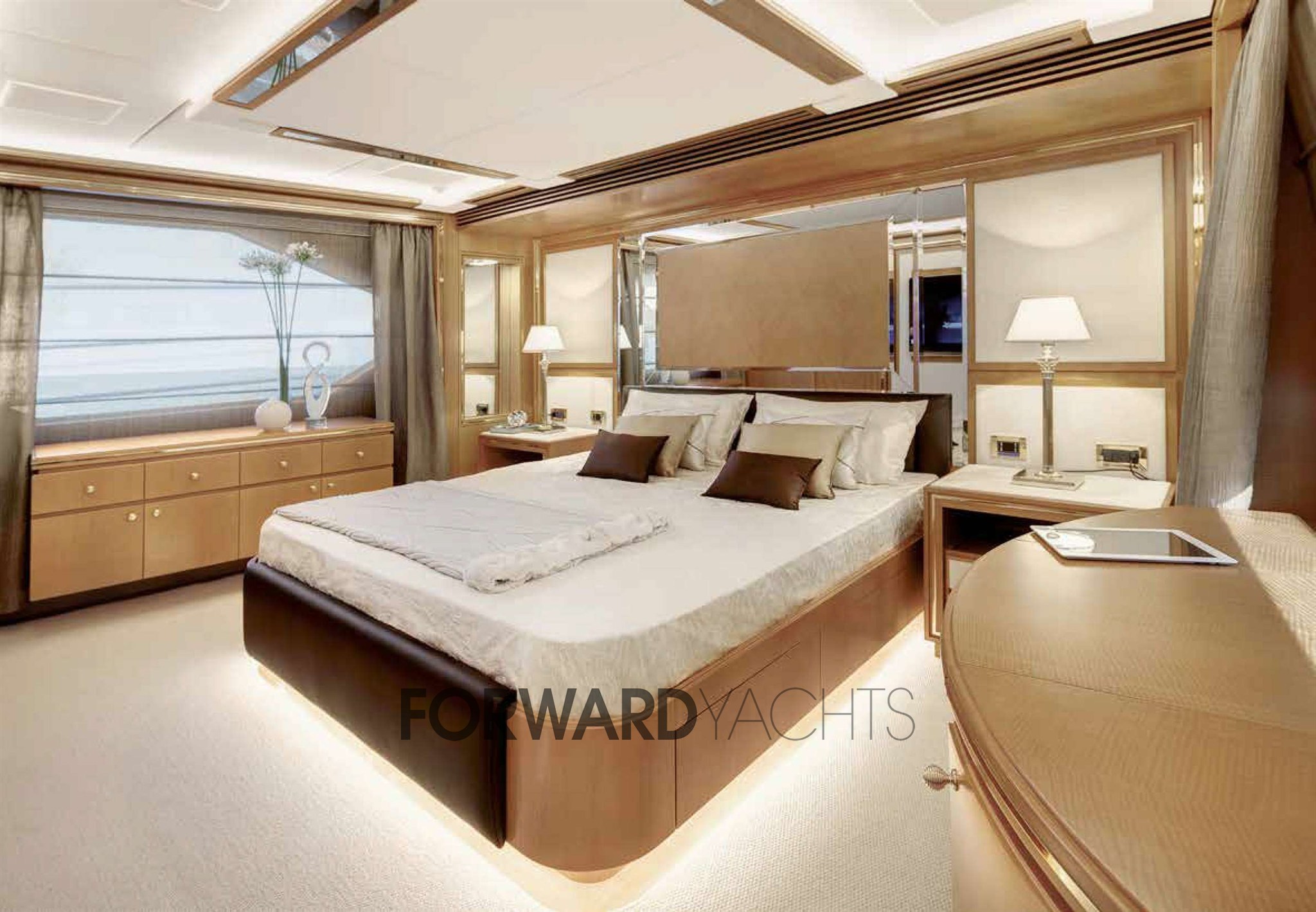 benetti-delfino-93-interior-19