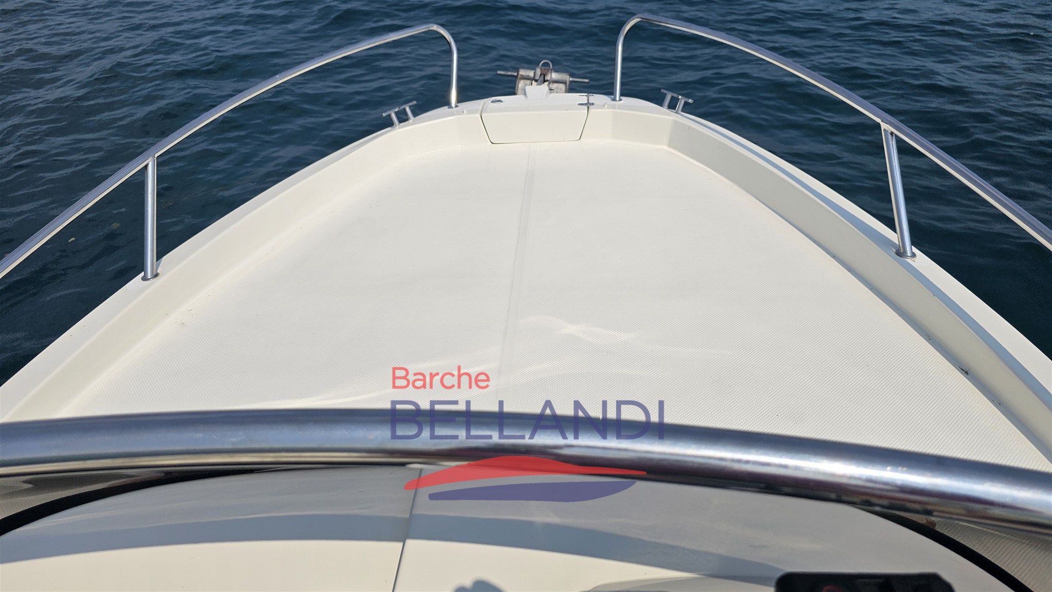 huracan_5.7_prua al vento_barca usata con garanzia_barchebellandi_pruA
