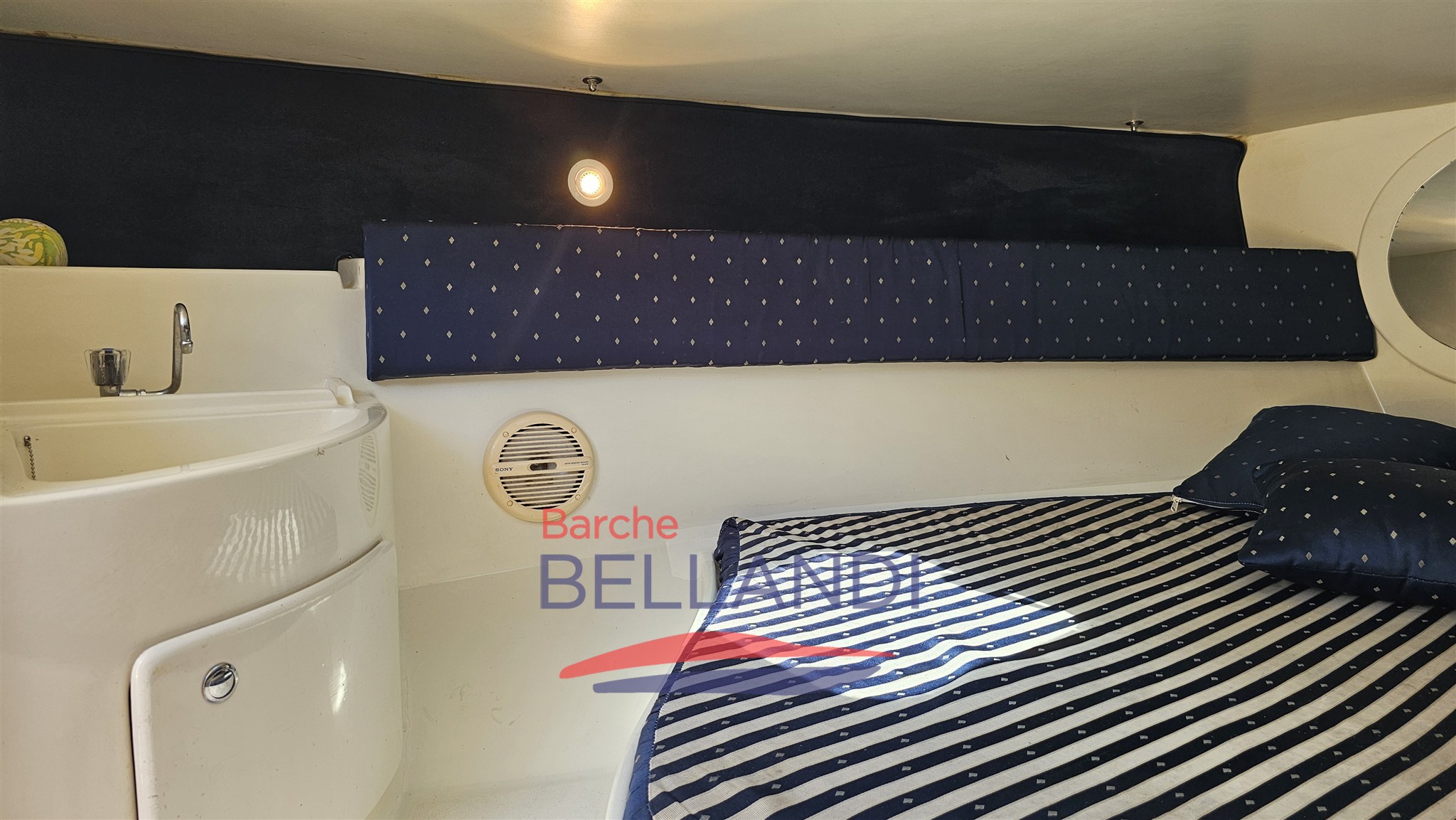 tonygiuliano_sorrento24_barcausata_barchebellandi_garanzialegalediconformita12mesi_cabina2