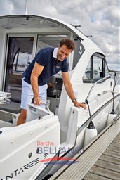 beneteau_Antares_7_V2_barchebellandi_Antares-7-lifestyle-549.jpg-1900px