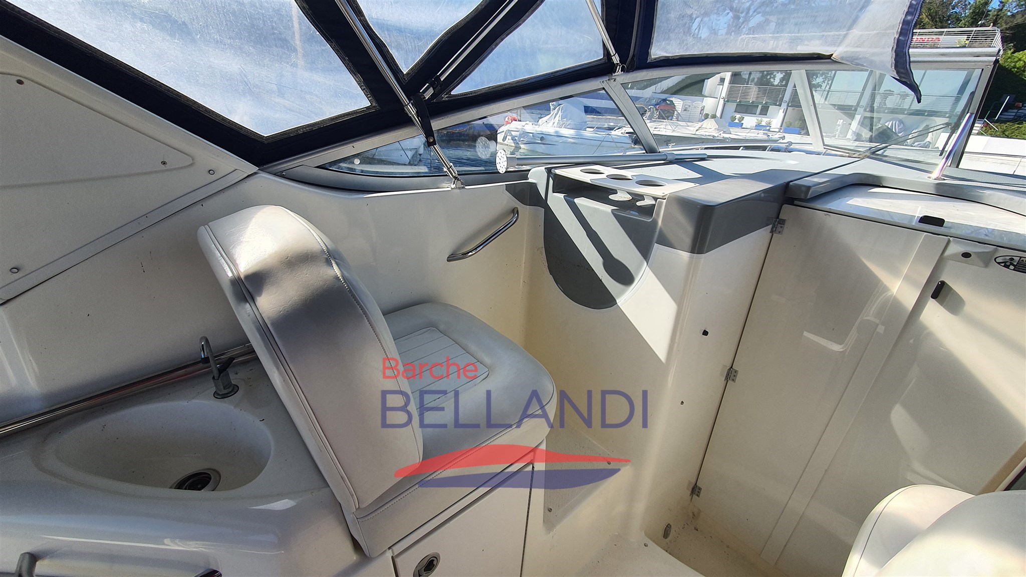 bayliner_305_barcausata_lagodigarda_barchebellandi12