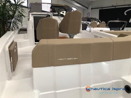 Ranieri NEXT 220 SH_NauticaIspra_LagoMaggiore4
