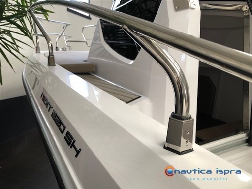 Ranieri NEXT 220 SH_NauticaIspra_LagoMaggiore5