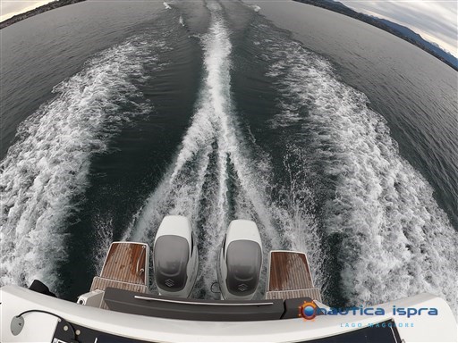 beneteau_antares_11_fly_suzuki_300_lagodigarda_barchebellandi_25