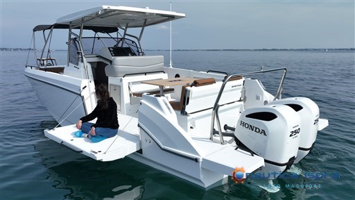 beneteau_flyer_9_spacedeck_honda_250_barchebellandi_lagodigarda_22