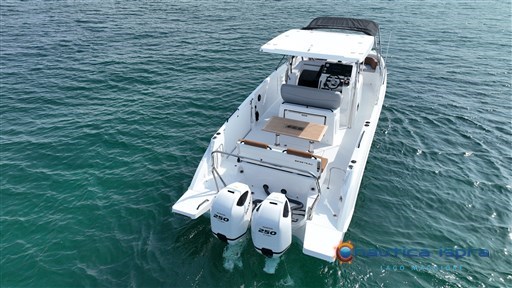 beneteau_flyer_9_spacedeck_honda_250_barchebellandi_lagodigarda_13