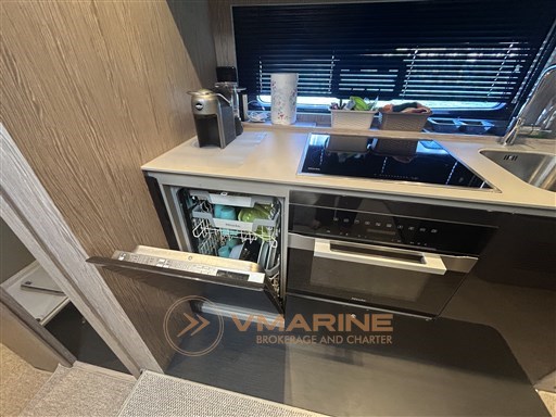 Azimut Atlantis 51