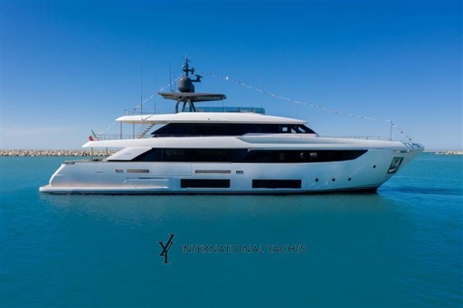 Custom Line Navetta 33