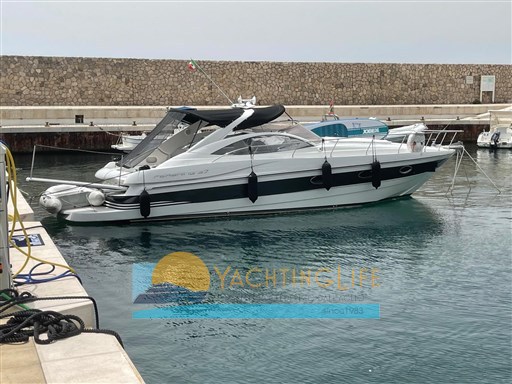 Pershing 37'