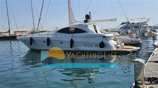 Pershing 54'