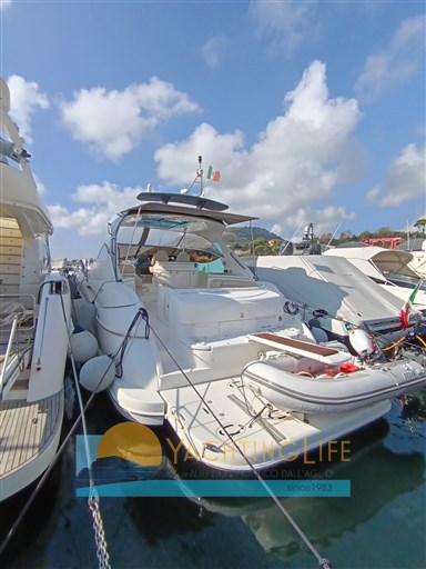 Cruisers Yachts 5470 Express