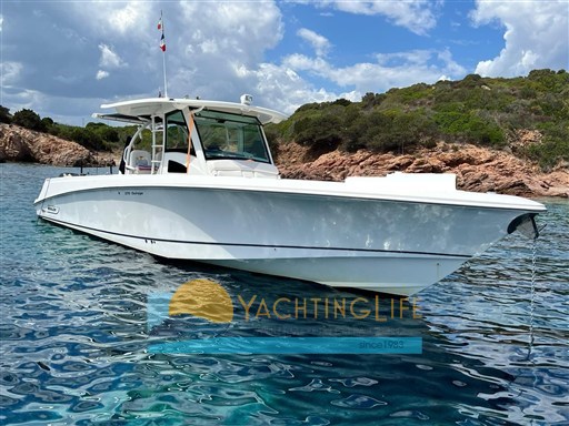 Boston Whaler 370 Outrage