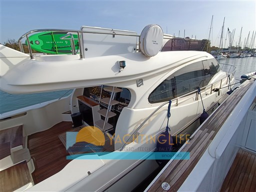 Ferretti Yachts 500