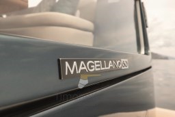 AZIMUT MAGELLANO 60 ESTERNI POPPA