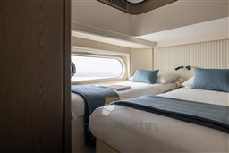 AZIMUT MAGELLANO 60 INTERNI CABINA OSPITI