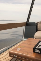 AZIMUT MAGELLANO 60 ESTERNI POZZETTO