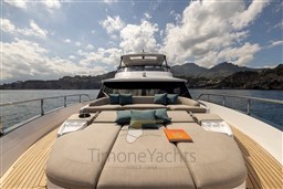 AZIMUT MAGELLANO 60 ESTERNI PRUA