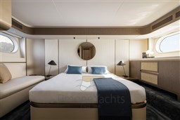 AZIMUT MAGELLANO 60 INTERNI CABINA ARMATORE