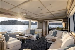 AZIMUT MAGELLANO 60 INTERNI SALONE