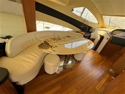 Aicon 56 Flybridge - Dinette
