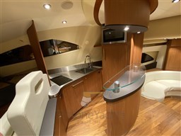 Aicon 56 Flybridge - Galley
