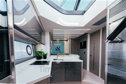 77 Sunseeker_Galley.jpg