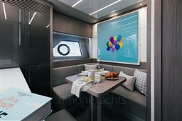 76 Sunseeker_Galley.jpg