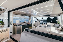 80 Sunseeker_Salon.jpg