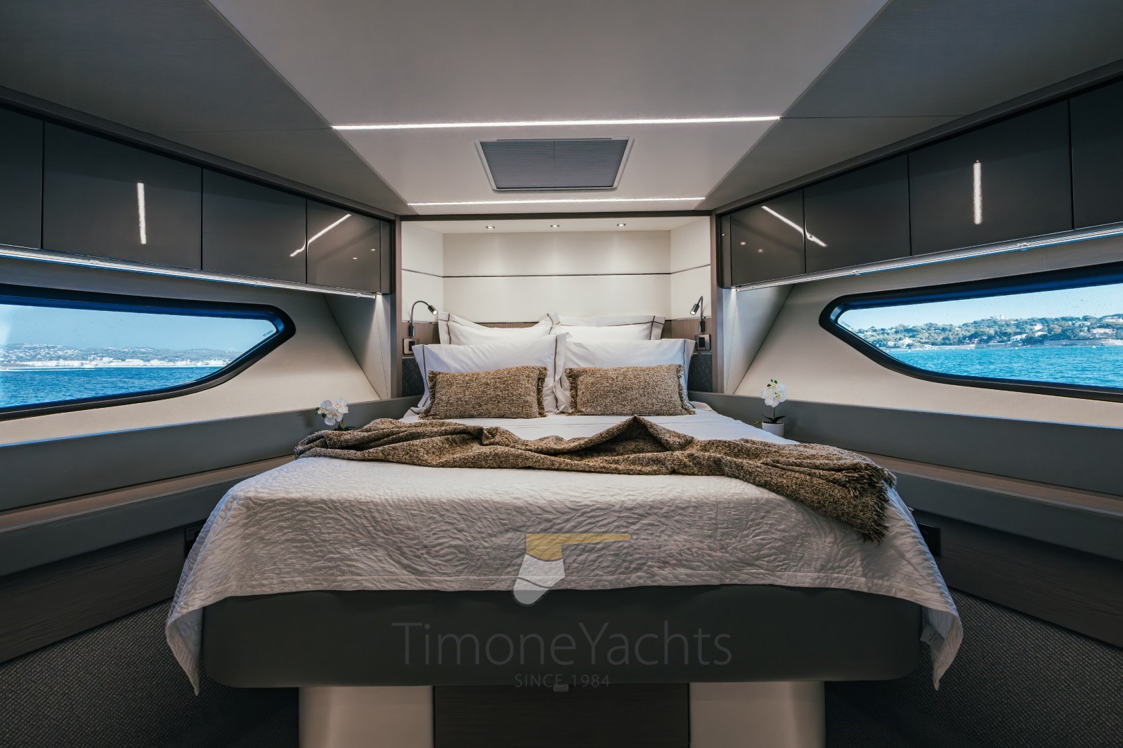 64 Sunseeker_VIP Cab.jpg