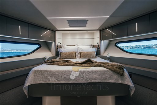 64 Sunseeker_VIP Cab.jpg
