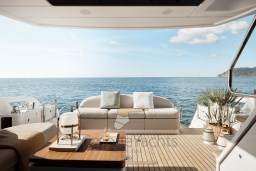 F62 Beach Cockpit 2.jpg