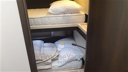 Azimut 66 Flybridge - Crew cabin