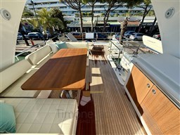 Azimut 66 Fly